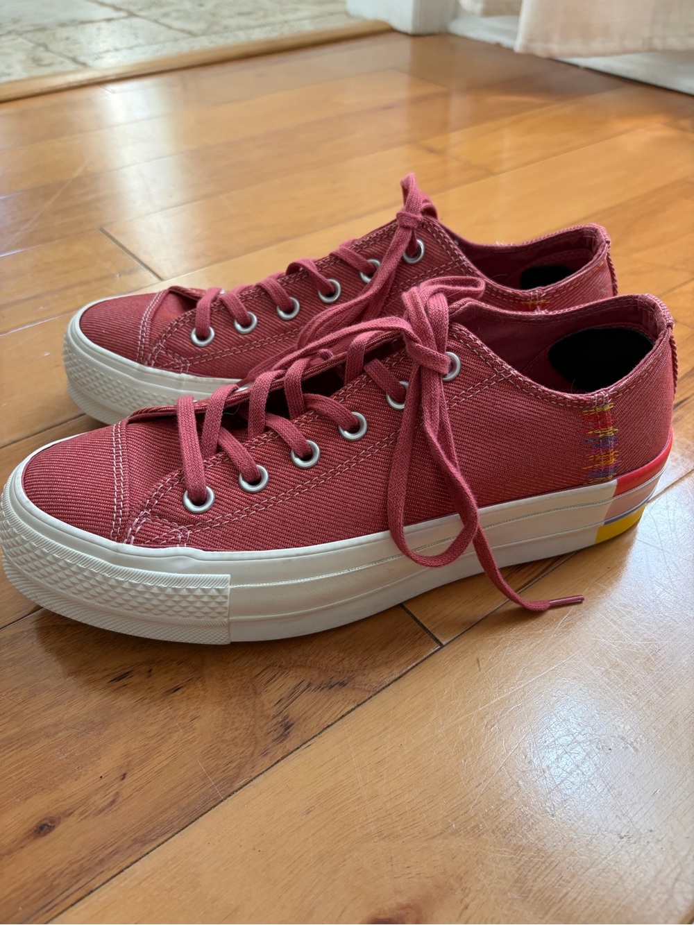 Converse Chuck Taylor All Star Lift Low Pride Pink Rainbow Platform Women’s 9